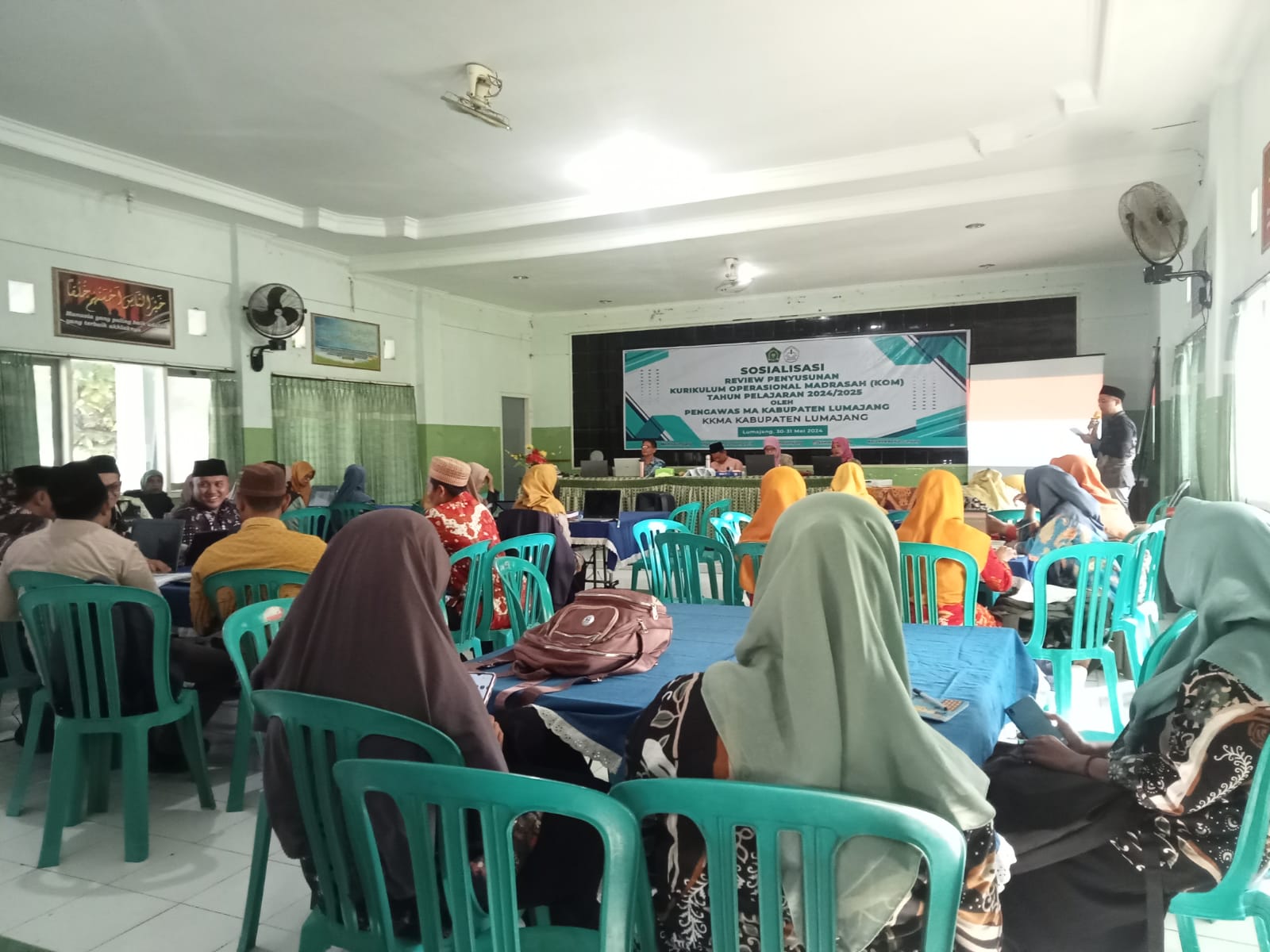 Sosialisasi Review Penyusunan Kurikulum Operasional Madrasah (KOM) Tahun Pelajaran 2024/2025 Madrasah Aliyah se-kabupaten Lumajang